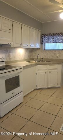 7496 Highpoint Boulevard, Brooksville, FL 34613