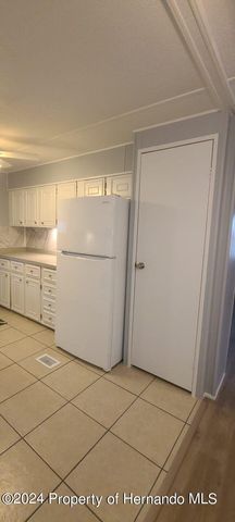 7496 Highpoint Boulevard, Brooksville, FL 34613