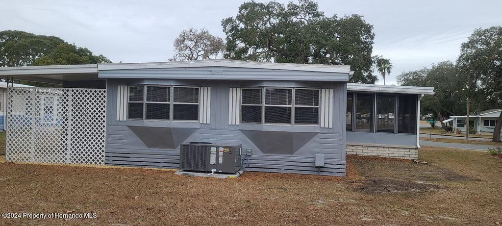 7496 Highpoint Boulevard, Brooksville, FL 34613