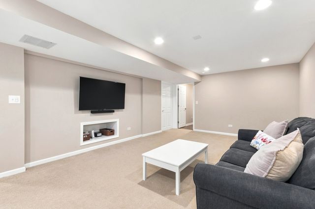 11423 Glenbrook Circle, Plainfield, IL 60585