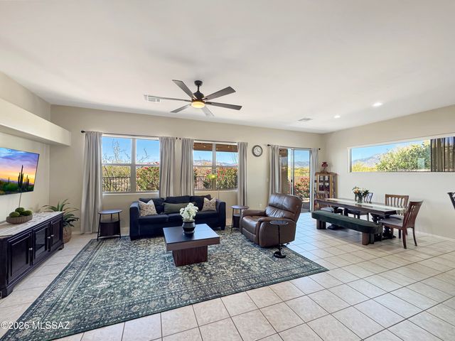 10835 S Heart Break Ridge Place, Vail, AZ 85641