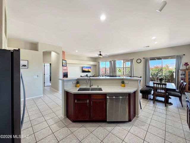 10835 S Heart Break Ridge Place, Vail, AZ 85641