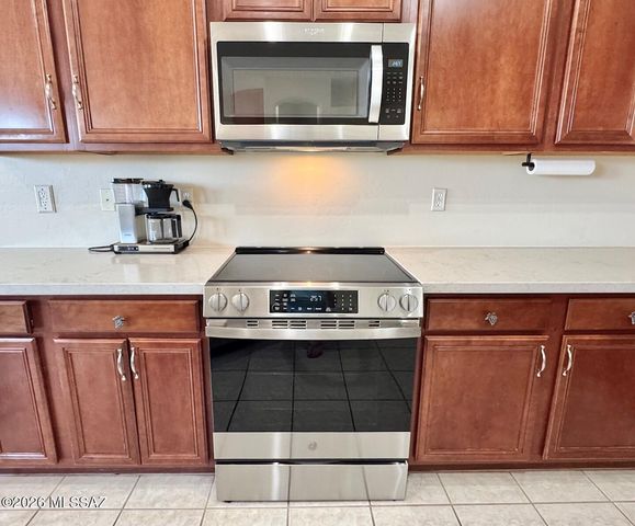 10835 S Heart Break Ridge Place, Vail, AZ 85641