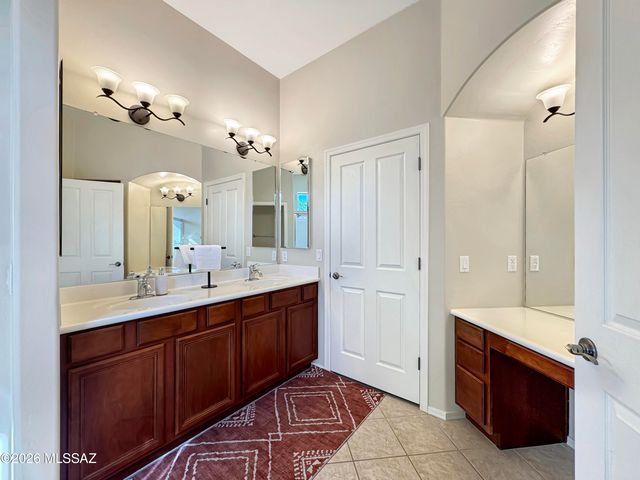 10835 S Heart Break Ridge Place, Vail, AZ 85641