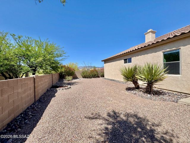 10835 S Heart Break Ridge Place, Vail, AZ 85641