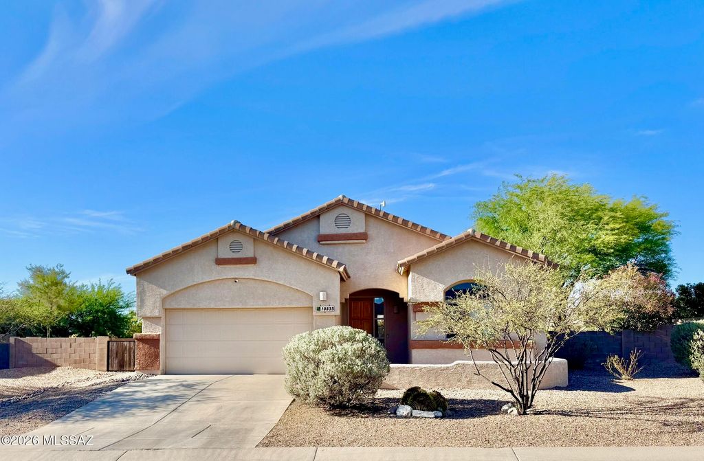 10835 S Heart Break Ridge Place, Vail, AZ 85641