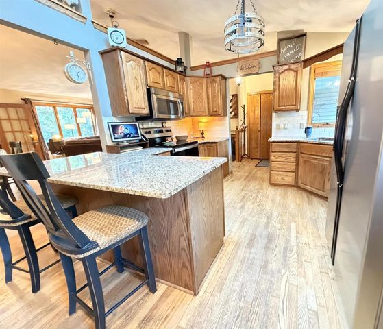 3703 Skyview Drive, Janesville, WI 53546