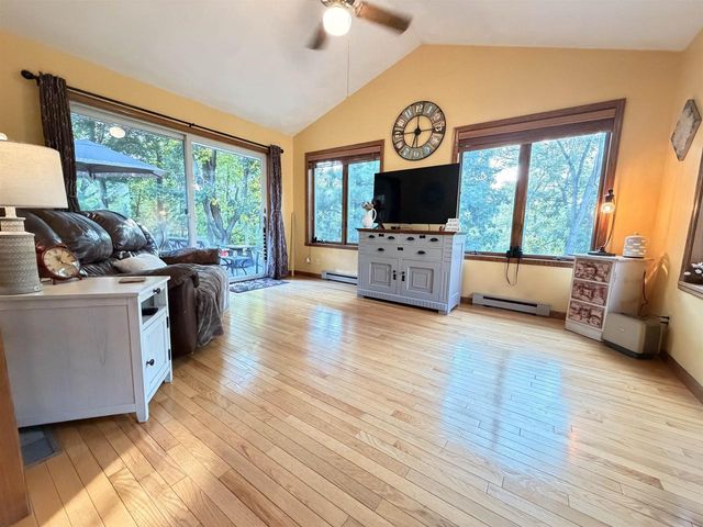 3703 Skyview Drive, Janesville, WI 53546