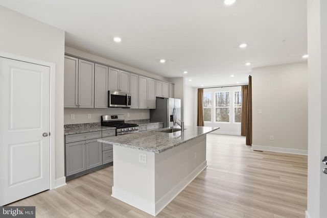 1810 BETTERTON RD, Essex, MD 21221