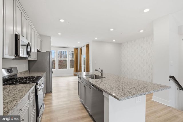 1810 BETTERTON RD, Essex, MD 21221