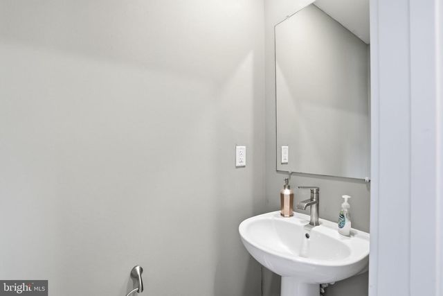 1810 BETTERTON RD, Essex, MD 21221