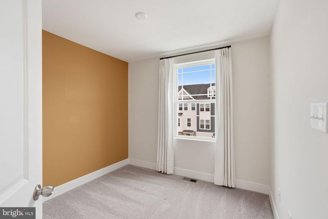 1810 BETTERTON RD, Essex, MD 21221