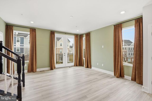 1810 BETTERTON RD, Essex, MD 21221