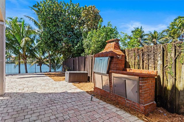 2080 SW 152nd Pl, Miami, FL 33185