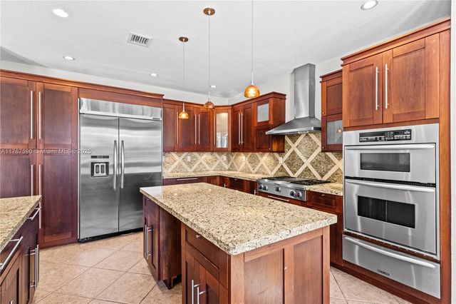 2080 SW 152nd Pl, Miami, FL 33185