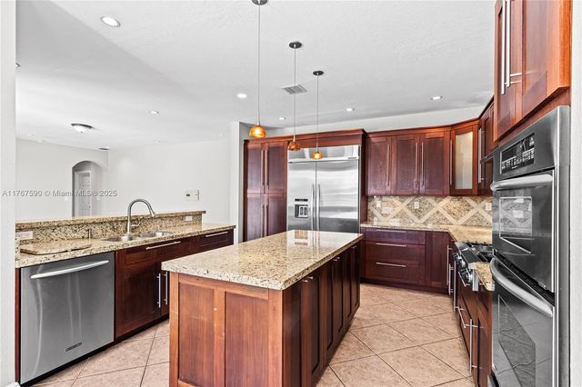 2080 SW 152nd Pl, Miami, FL 33185