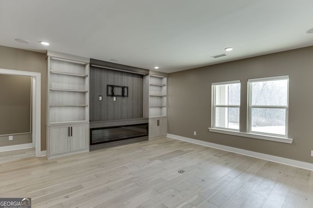 7032 Cottage Grove Drive, Flowery Branch, GA 30542