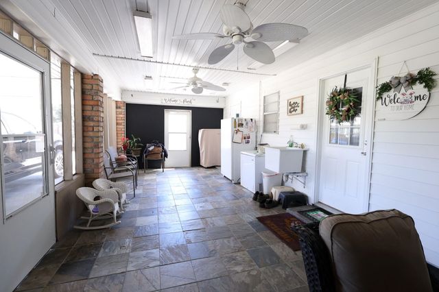 4009 Country Dr, Bourg, LA 70343