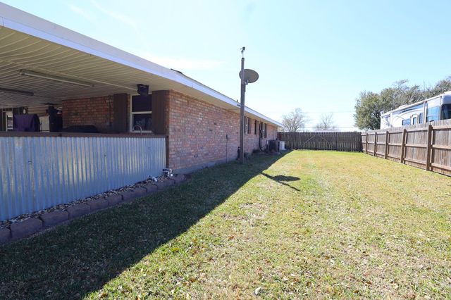 4009 Country Dr, Bourg, LA 70343