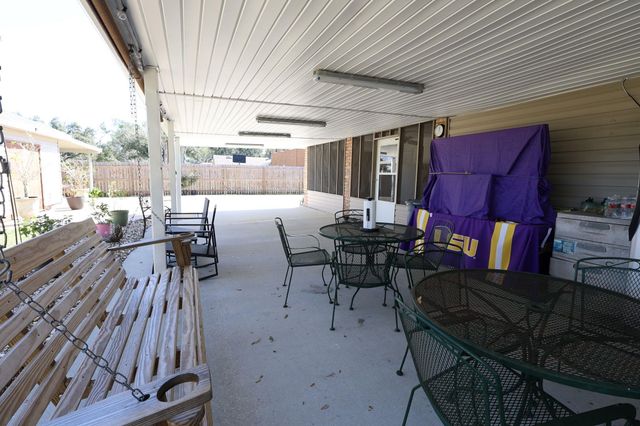 4009 Country Dr, Bourg, LA 70343