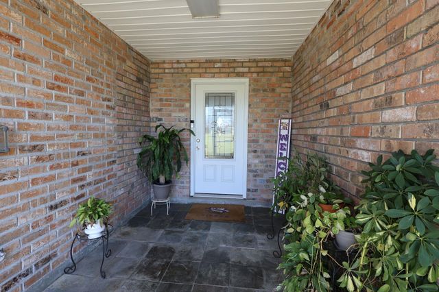 4009 Country Dr, Bourg, LA 70343