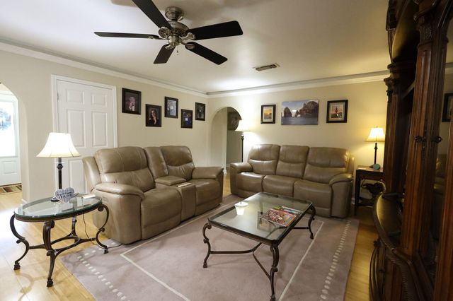 4009 Country Dr, Bourg, LA 70343