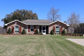 4009 Country Dr, Bourg, LA 70343