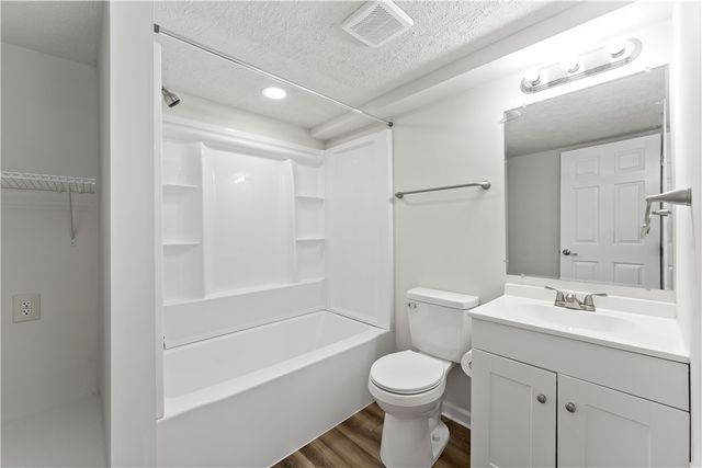 5103 Spruce Rd, Pine Twp, PA 15044