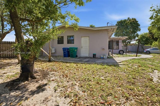 2681 NW 43rd Ave, Lauderhill, FL 33313