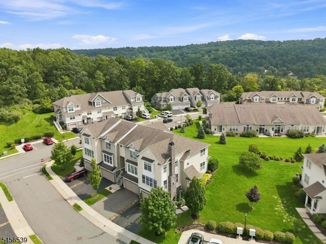 18 Blazingstar Way, Allamuchy Twp., NJ 07840
