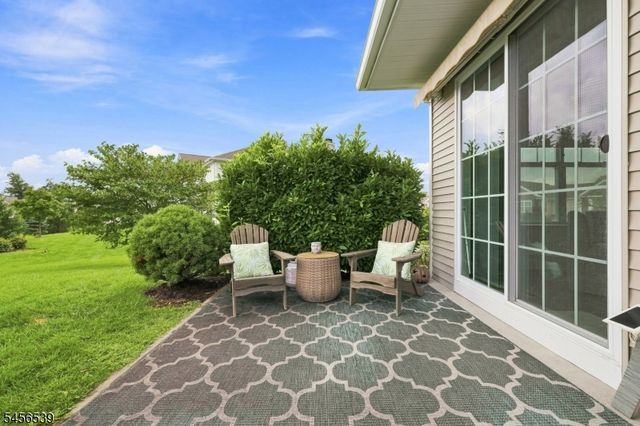 18 Blazingstar Way, Allamuchy Twp., NJ 07840