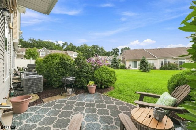 18 Blazingstar Way, Allamuchy Twp., NJ 07840