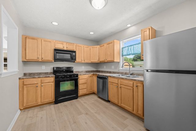 552 River Lane, Loves Park, IL 61111