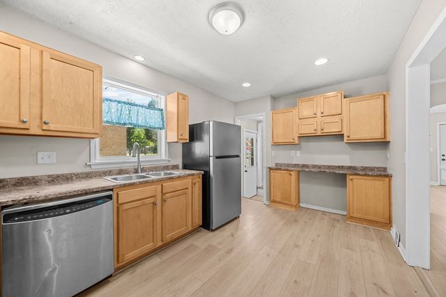 552 River Lane, Loves Park, IL 61111