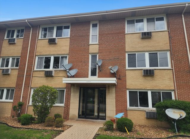 4450 W 111th Street 22, Oak Lawn, IL 60453
