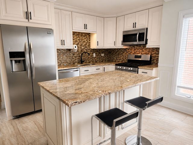 4450 W 111th Street 22, Oak Lawn, IL 60453