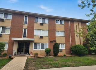 4450 W 111th Street 22, Oak Lawn, IL 60453