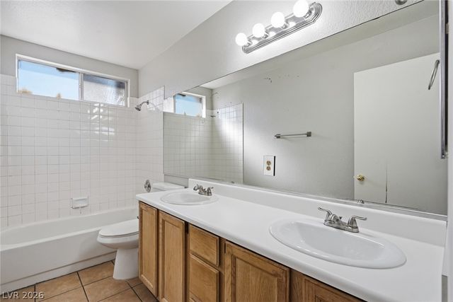 808 Majestic Rock Circle, Las Vegas, NV 89128