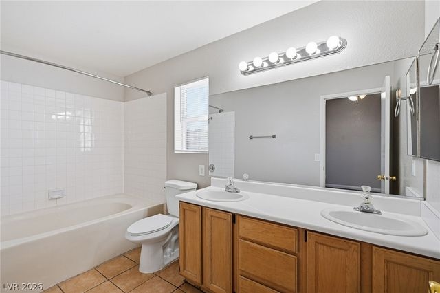 808 Majestic Rock Circle, Las Vegas, NV 89128