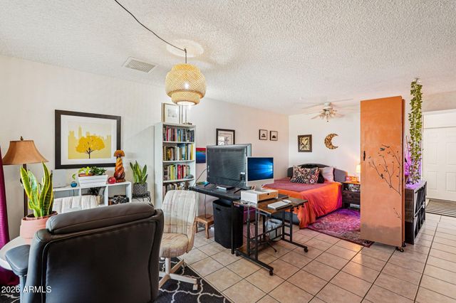 10529 W WHEATRIDGE Drive, Sun City, AZ 85373