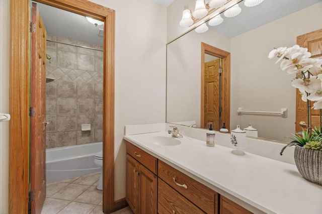 15920 37th Avenue N, Plymouth, MN 55446