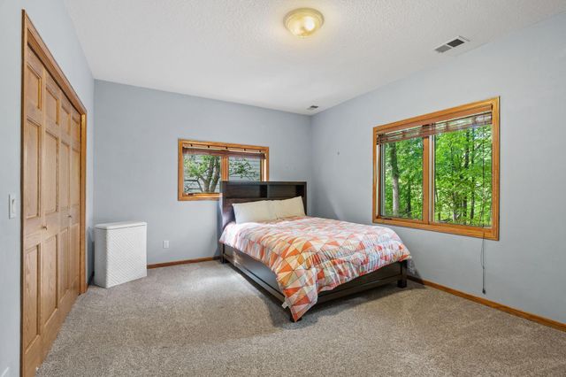 15920 37th Avenue N, Plymouth, MN 55446