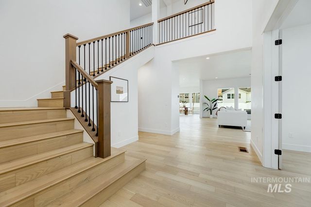 14592 N Spring Creek Way, Boise, ID 83714