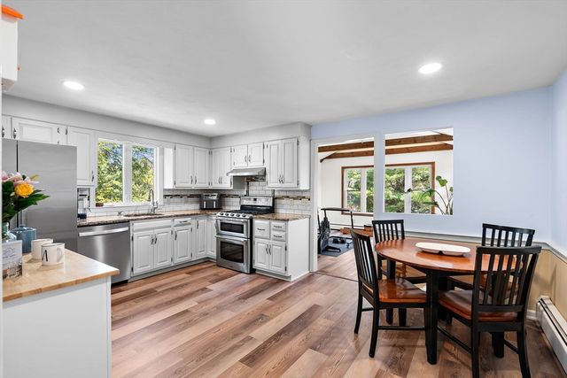 49 Hamilton Rd, Northborough, MA 01532