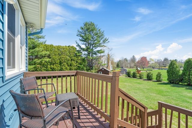 49 Hamilton Rd, Northborough, MA 01532