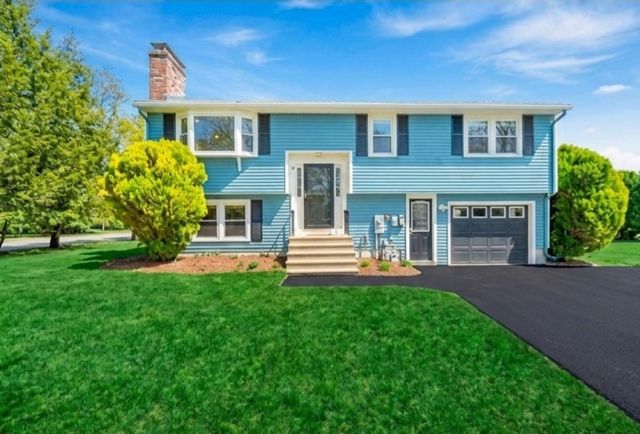 49 Hamilton Rd, Northborough, MA 01532