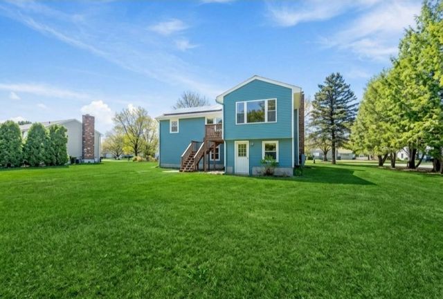 49 Hamilton Rd, Northborough, MA 01532