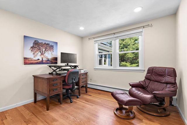 49 Hamilton Rd, Northborough, MA 01532