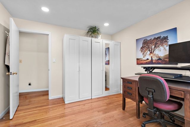 49 Hamilton Rd, Northborough, MA 01532