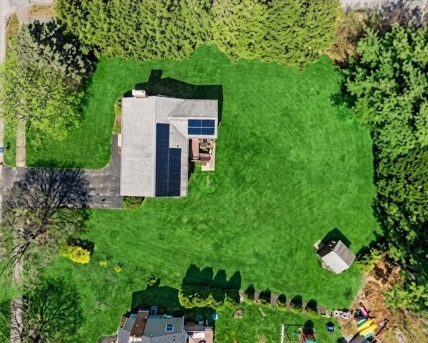 49 Hamilton Rd, Northborough, MA 01532